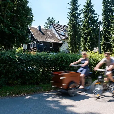 Ferienwohnung Das Wiesenhaus: Wohnen direkt am Rhein Köln Exterior foto